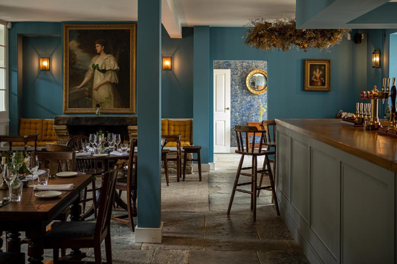 The Queens Arms Poyntington Exterior foto